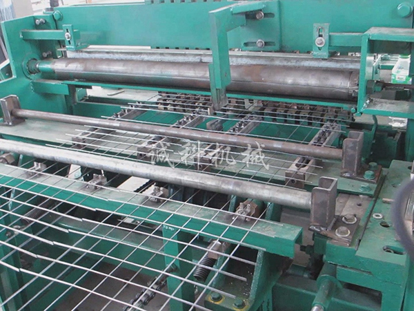 舒乐板网排焊机 (2)